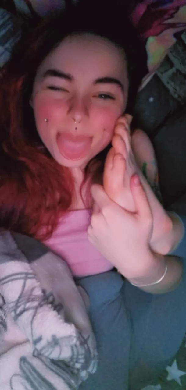 Someone who likes my soft feet? :o