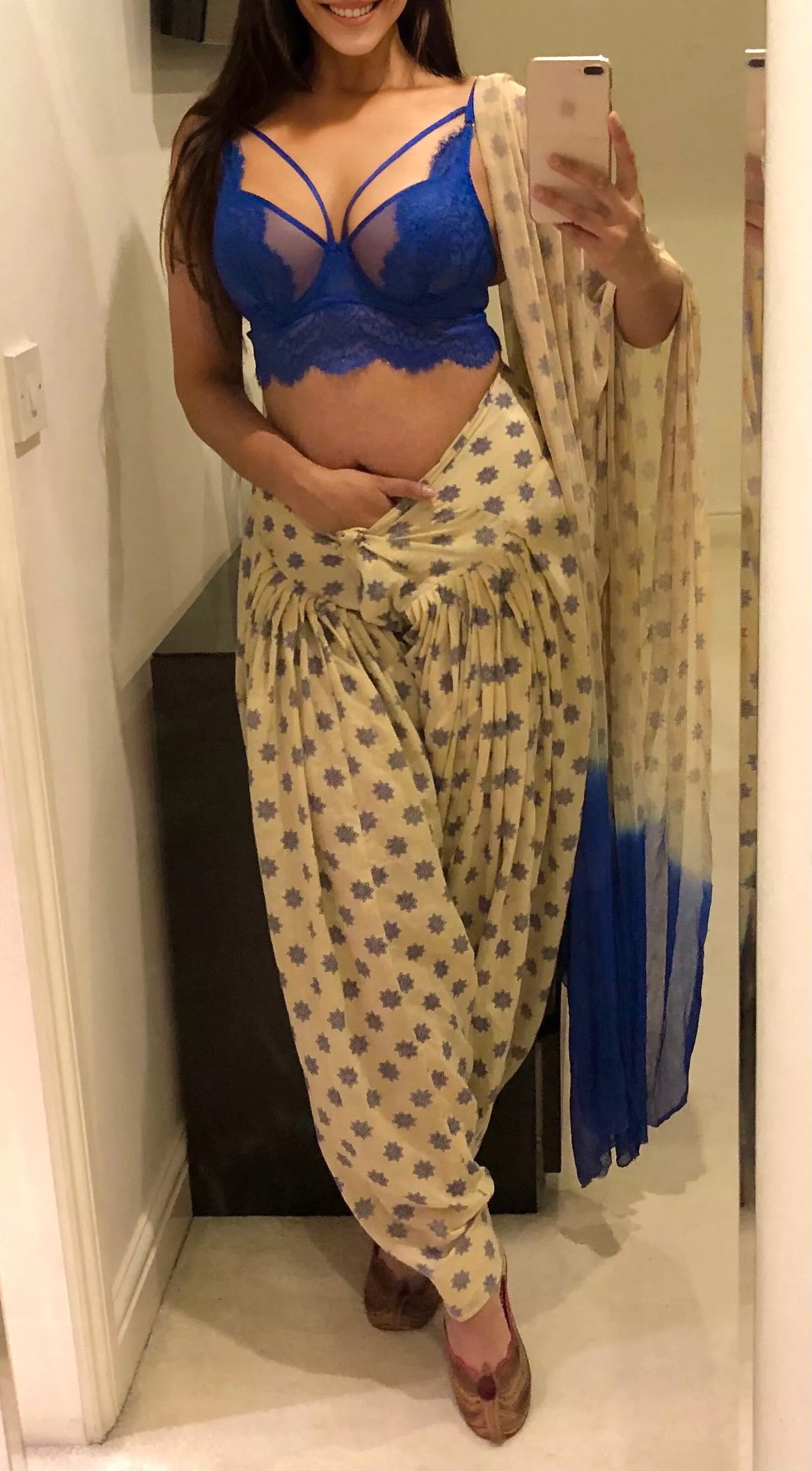 Sometimes a girl just wants to wear traditional with a twist...👄 British Punjabi Indian [domme]