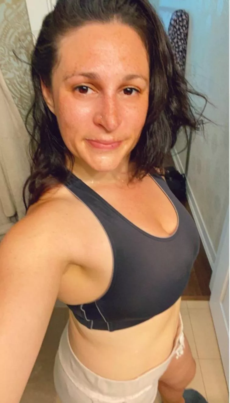 sports bra milf