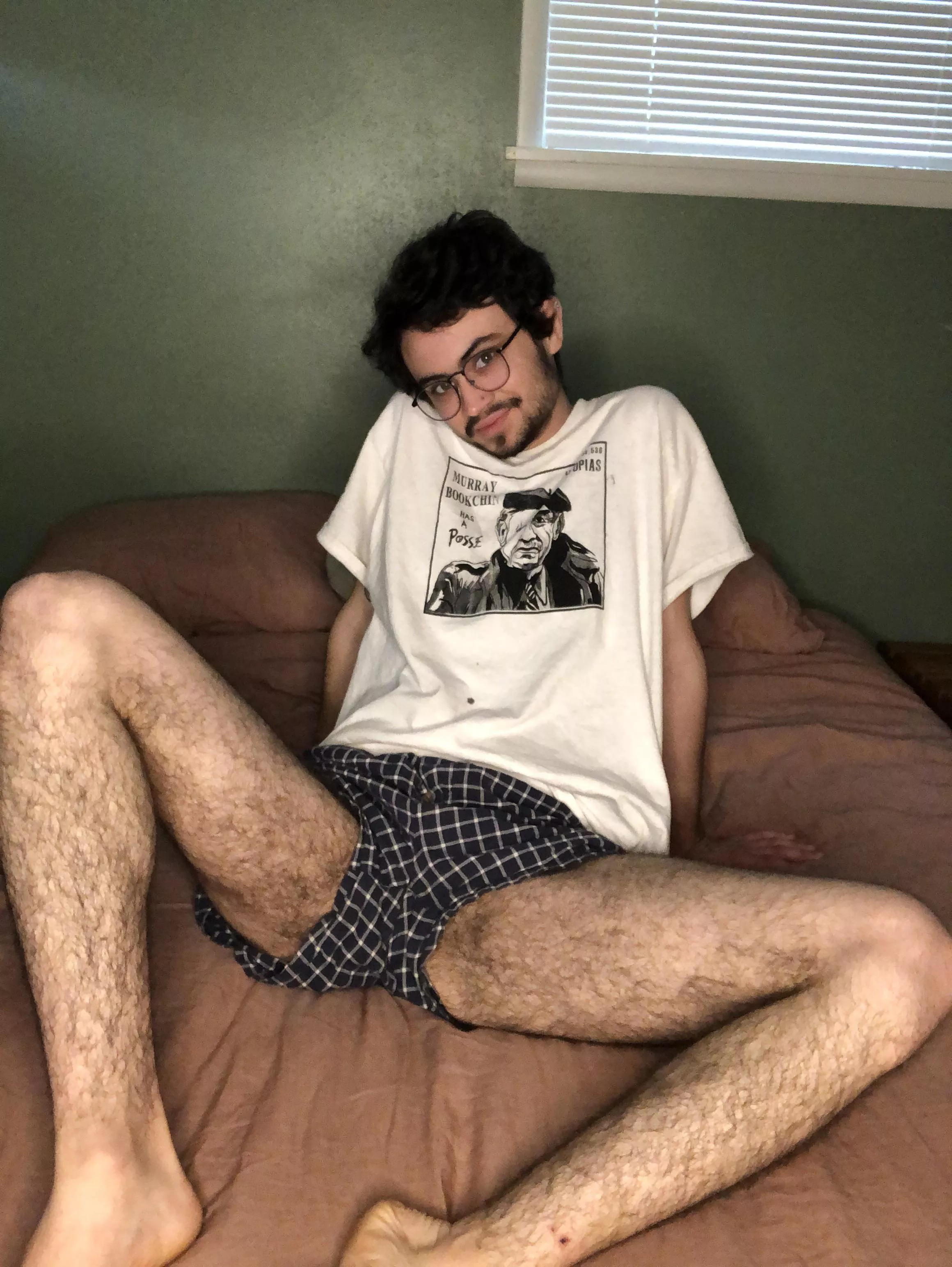 spread those hairy legs