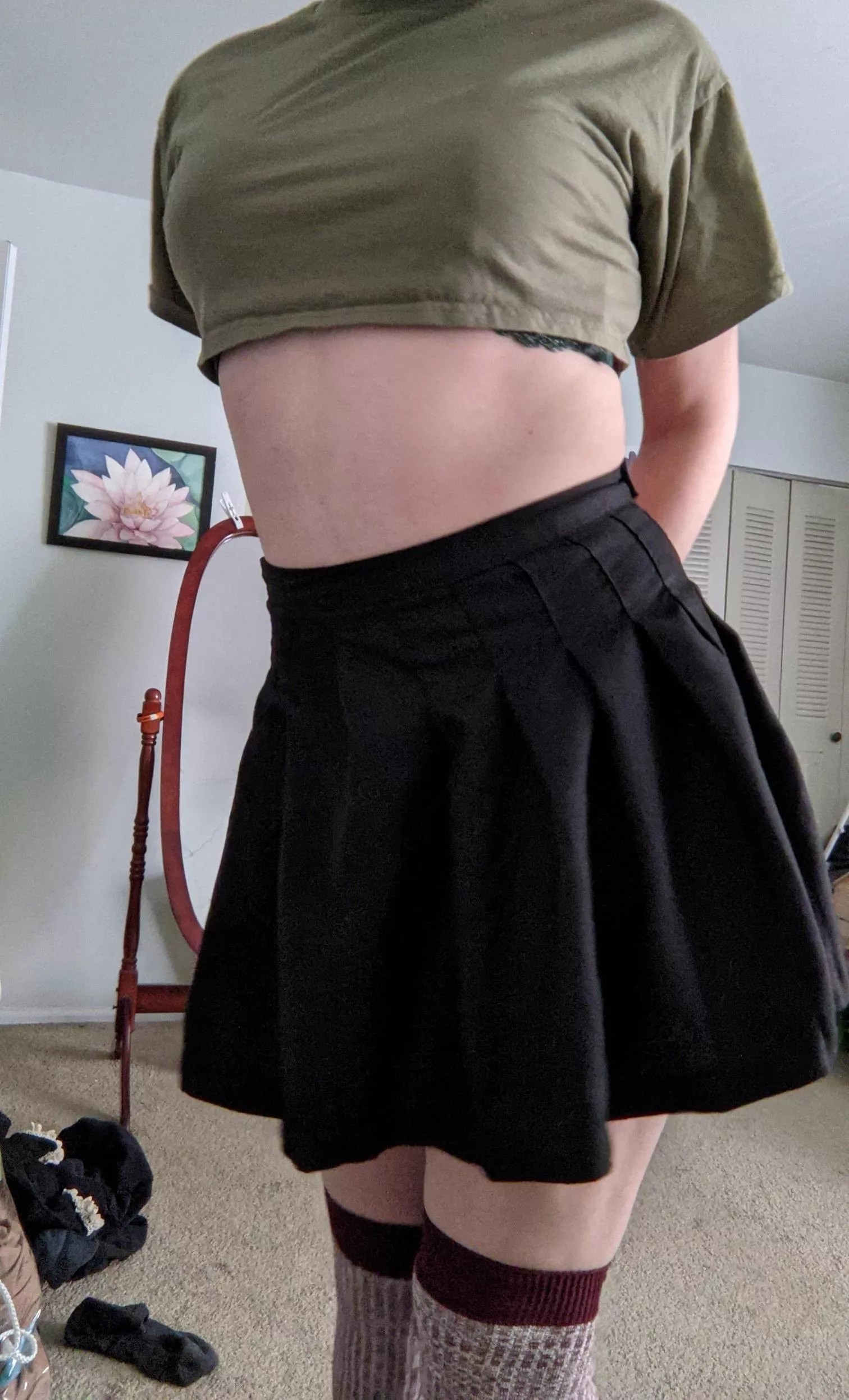 Spring time means skirt and crop top times