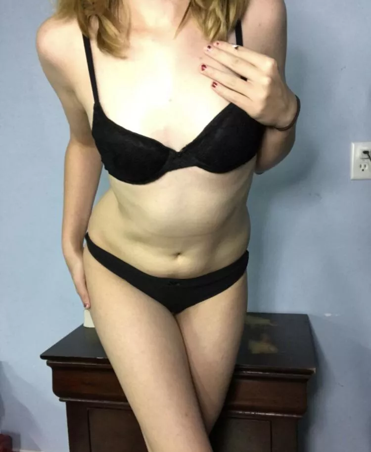 St Paddy’s day is coming up. Time to support your pale a[f] Irish queens ☘️