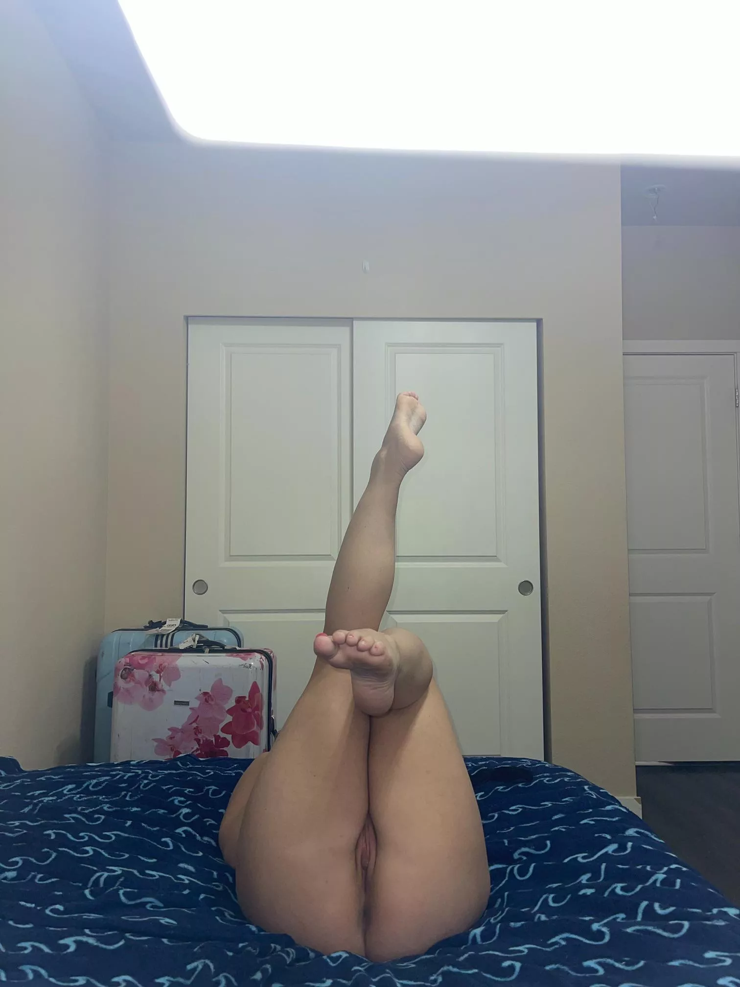 Start with my feet first😉 Free trials going on now, don’t miss out😈