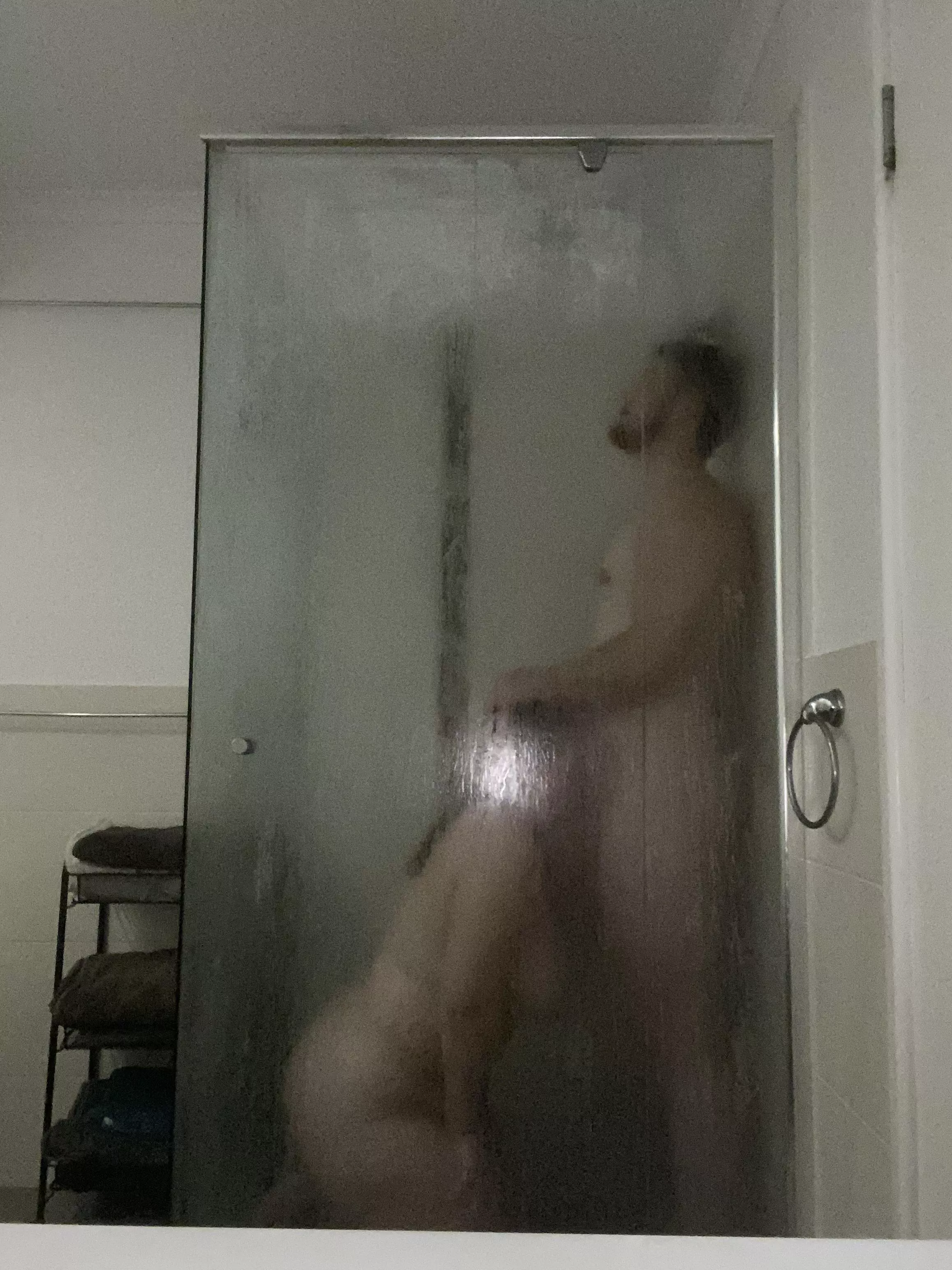 Steamy shower sesh 🥵