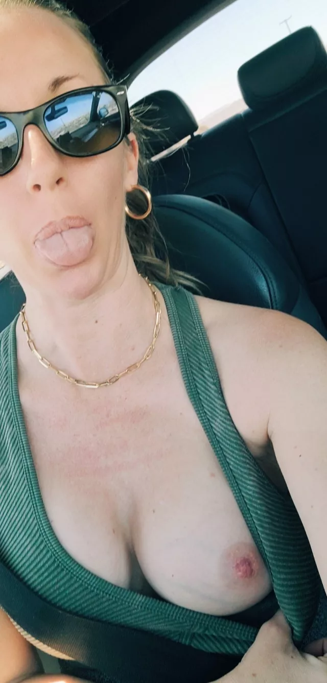 stop light boob pic