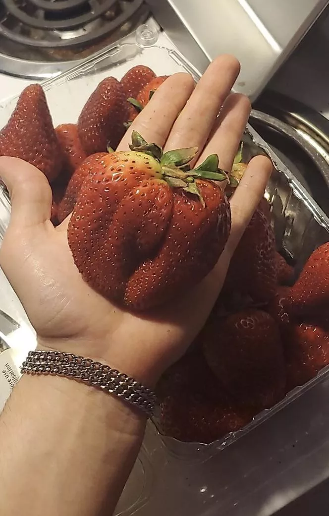 Strawbpussy