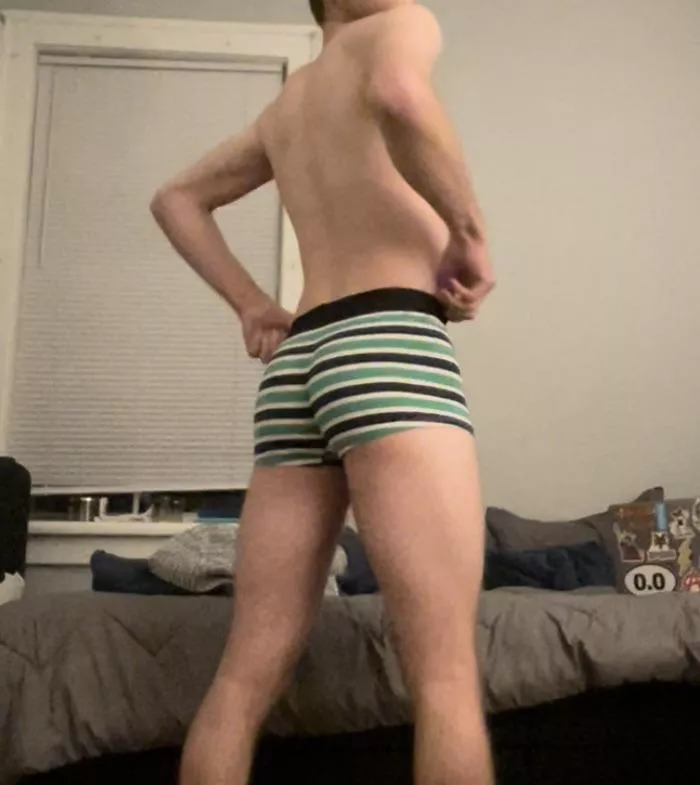 stripes make your butt look good