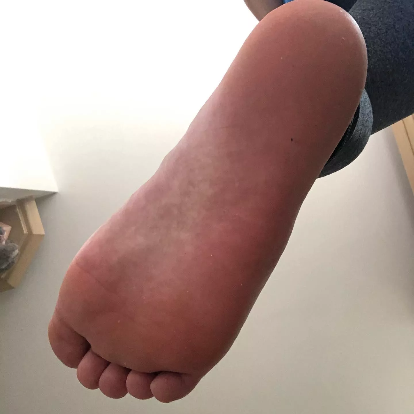 Such smooth soles ðŸ¥µðŸ˜ˆ