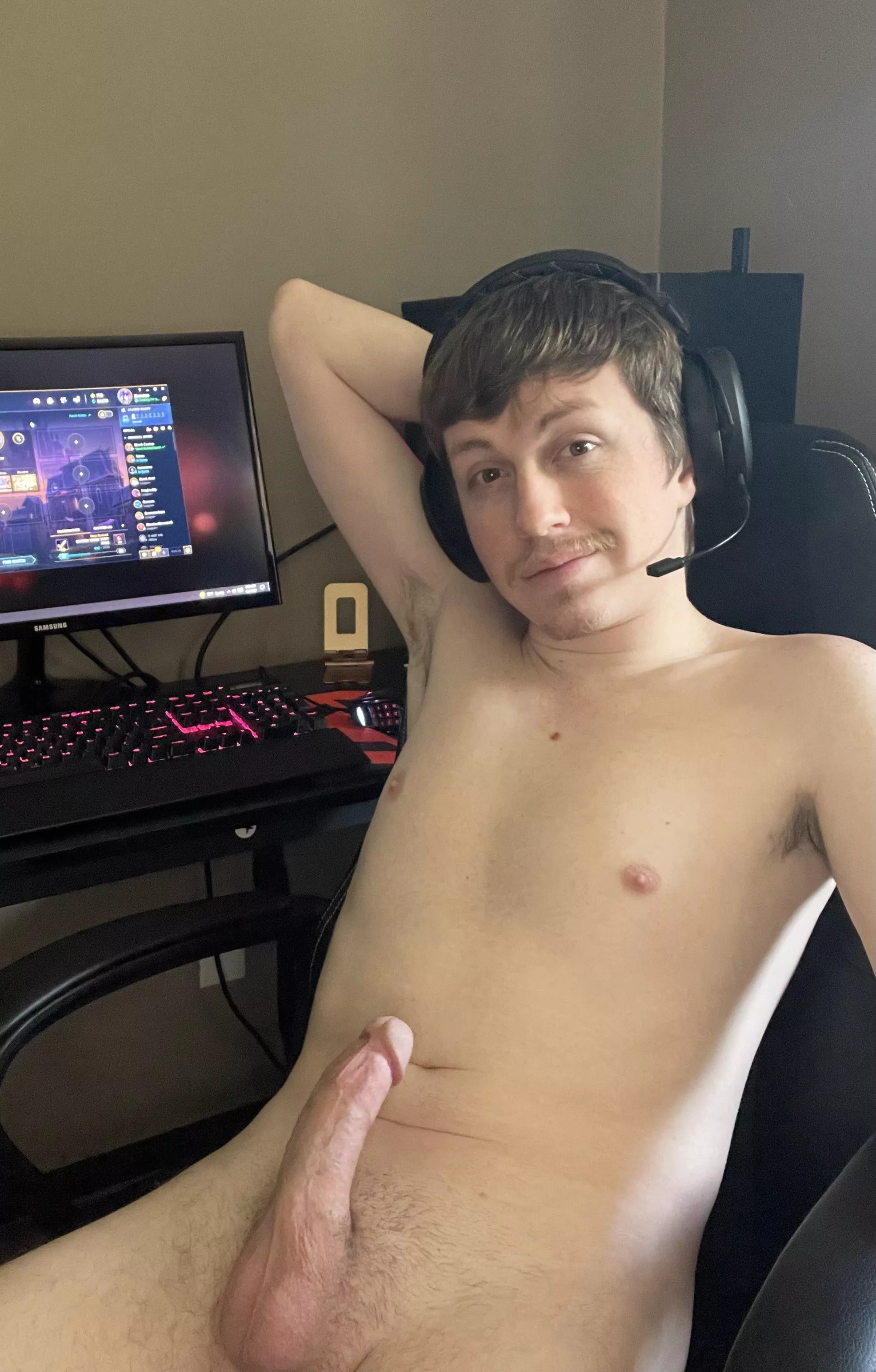 Suck my cock while I play league