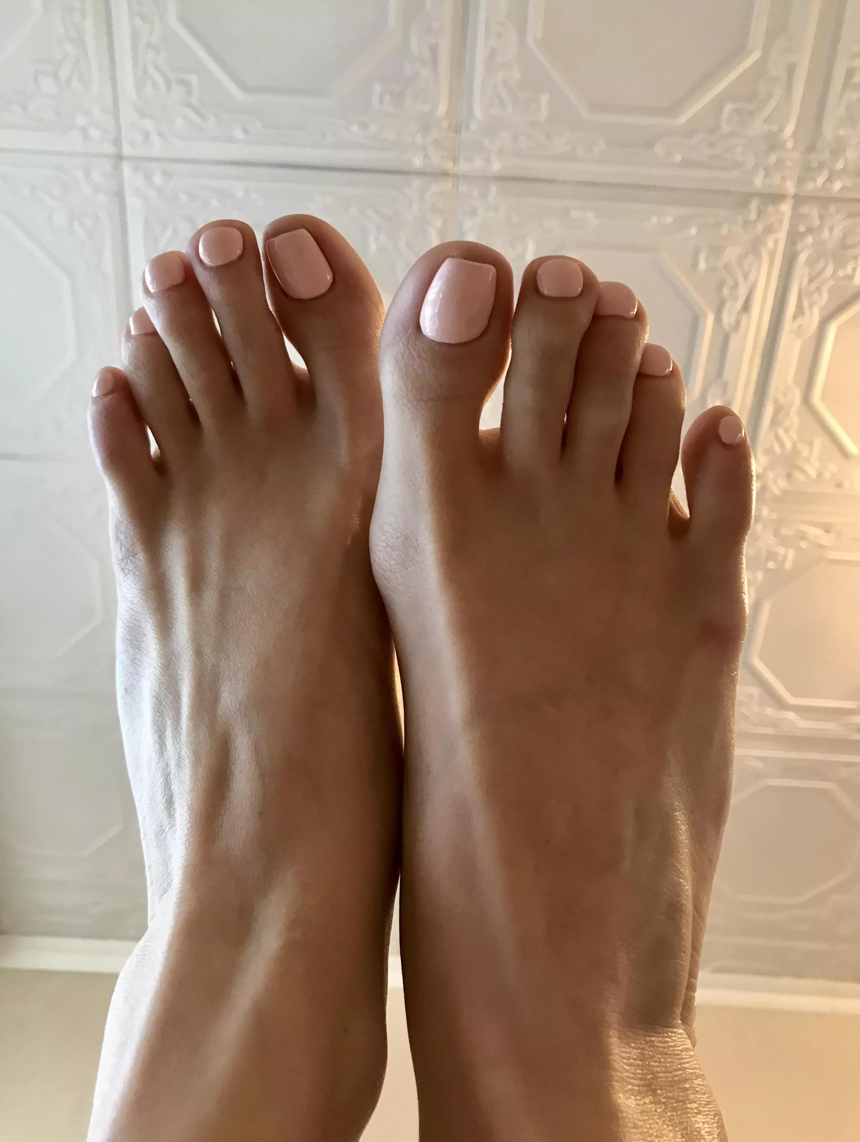 Suck my long toes