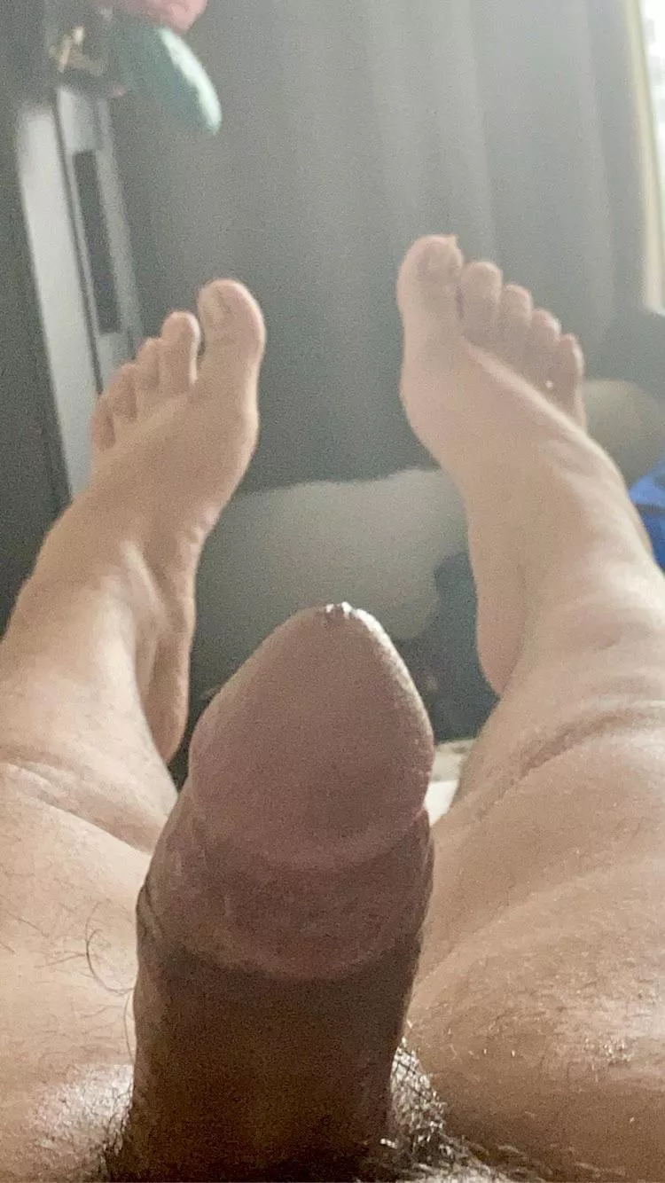 suck my toes and maybe Iâ€™ll let you suck my dick