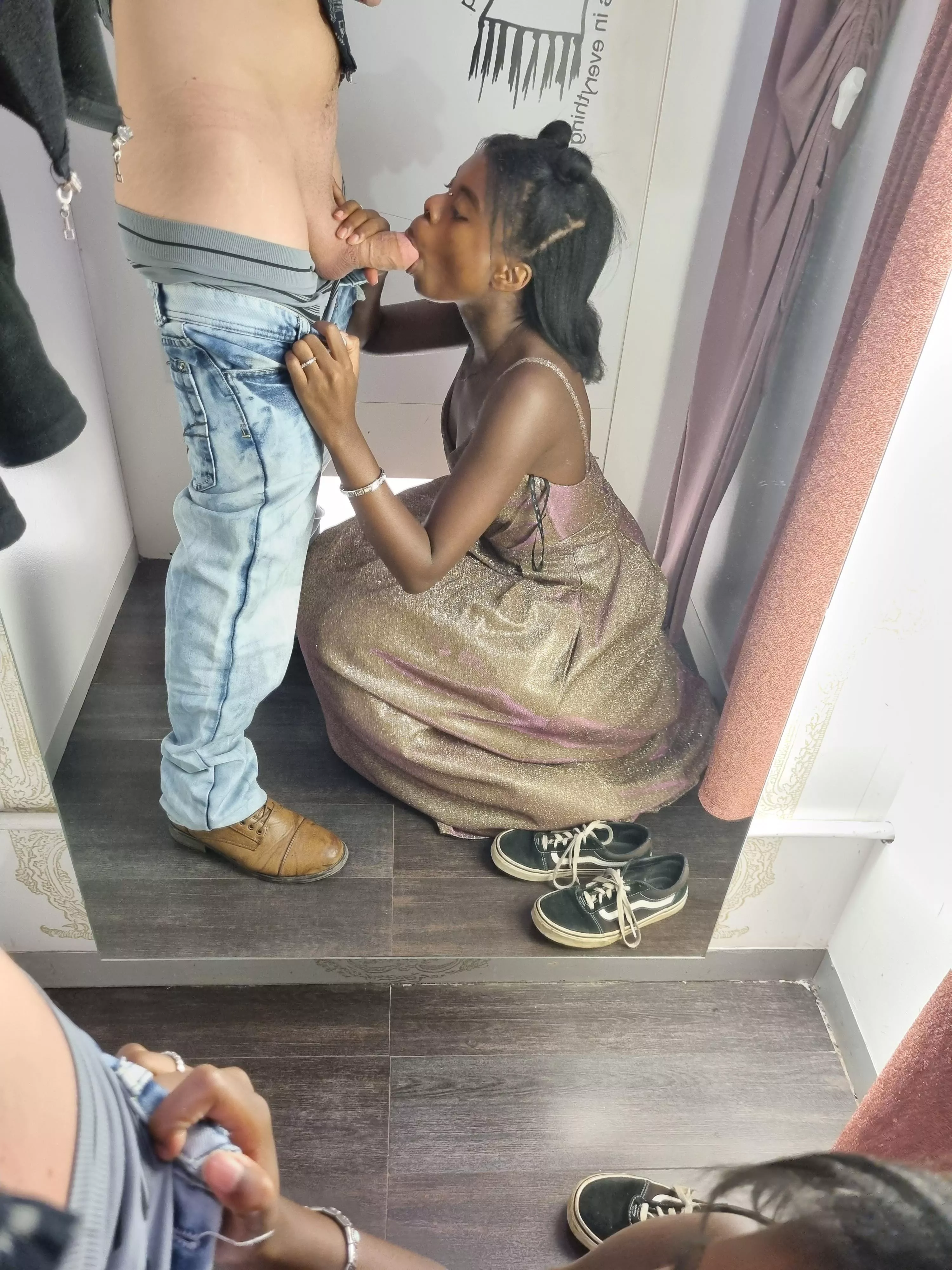 Sucking his BWC in the changing room, wouldn't you love to be in his position? (OF - NickxLulu)