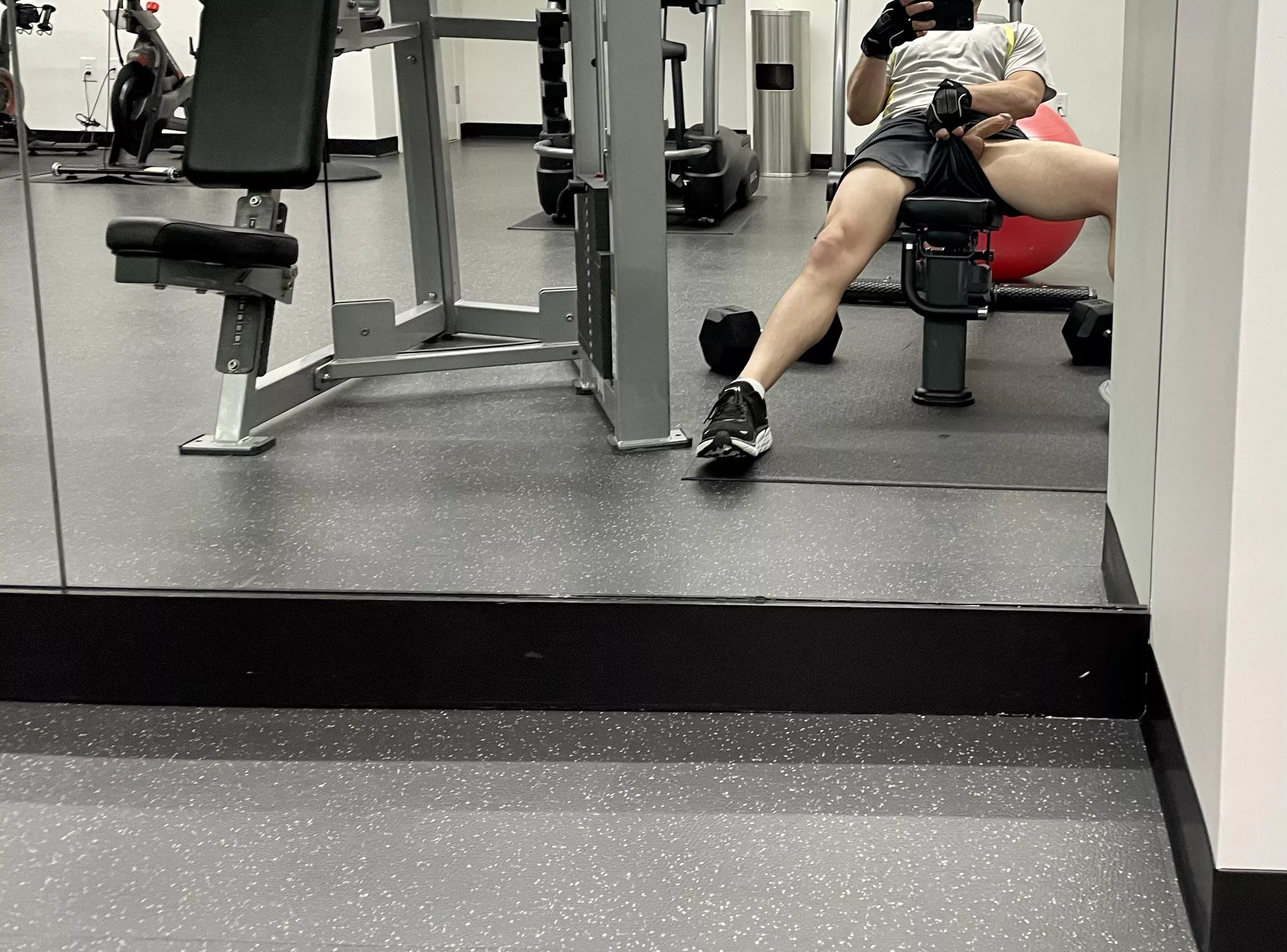 Sweaty gym cock.