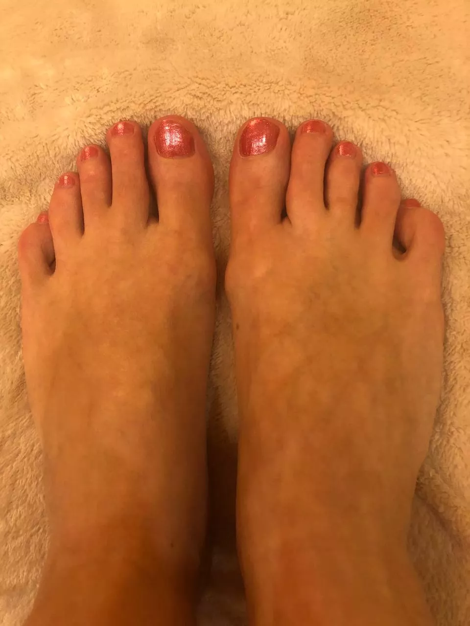 Sweet girl with fantasies and soft feet wishes you