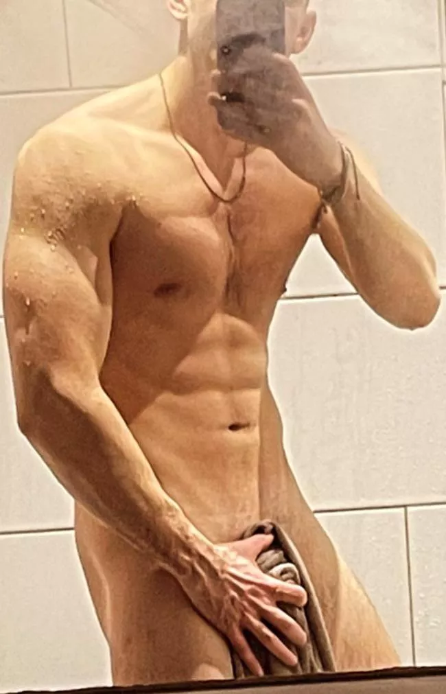 Take me the towel away and fuck me!!