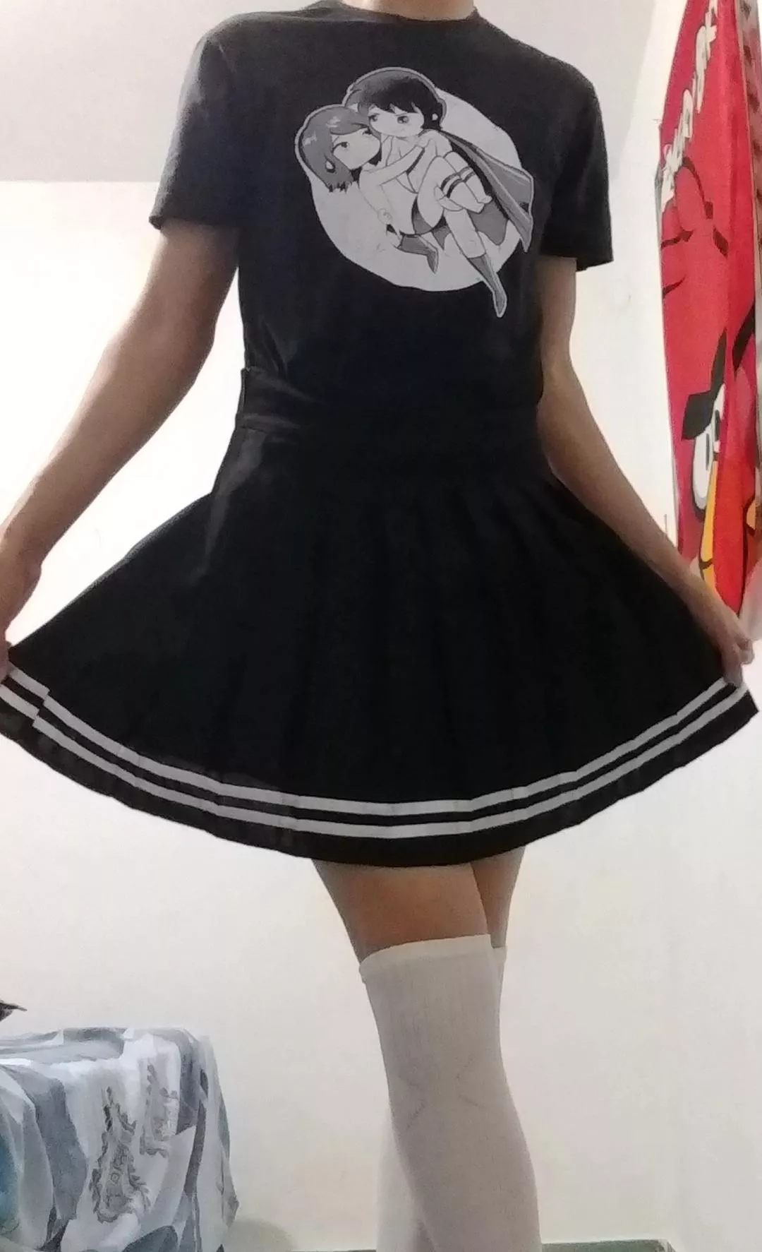 That's my first time posting in here, i'm so anxiety but i hope you like my pose and clothes.