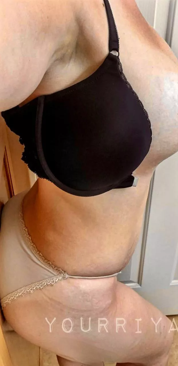 Thats when my bra couldnt hold it anylonger [F]