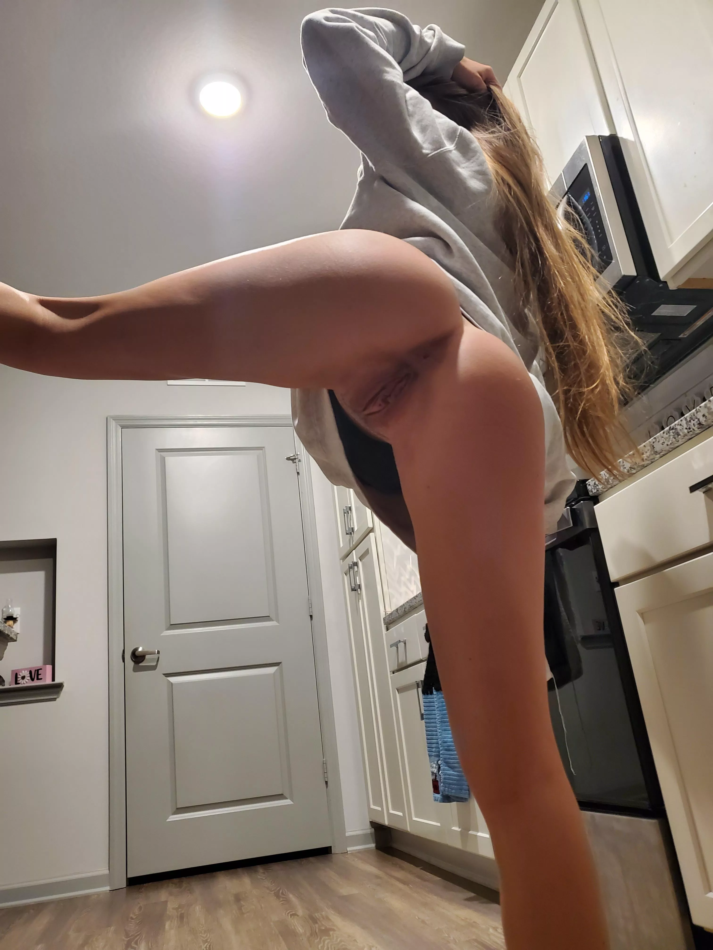 The kitchen isn't just for cooking 😏 (f)