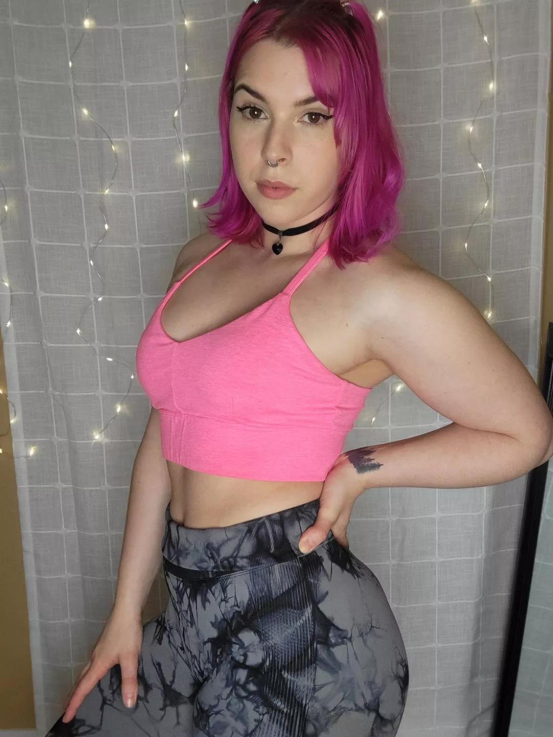 the tiktok leggings really accentuate my booty