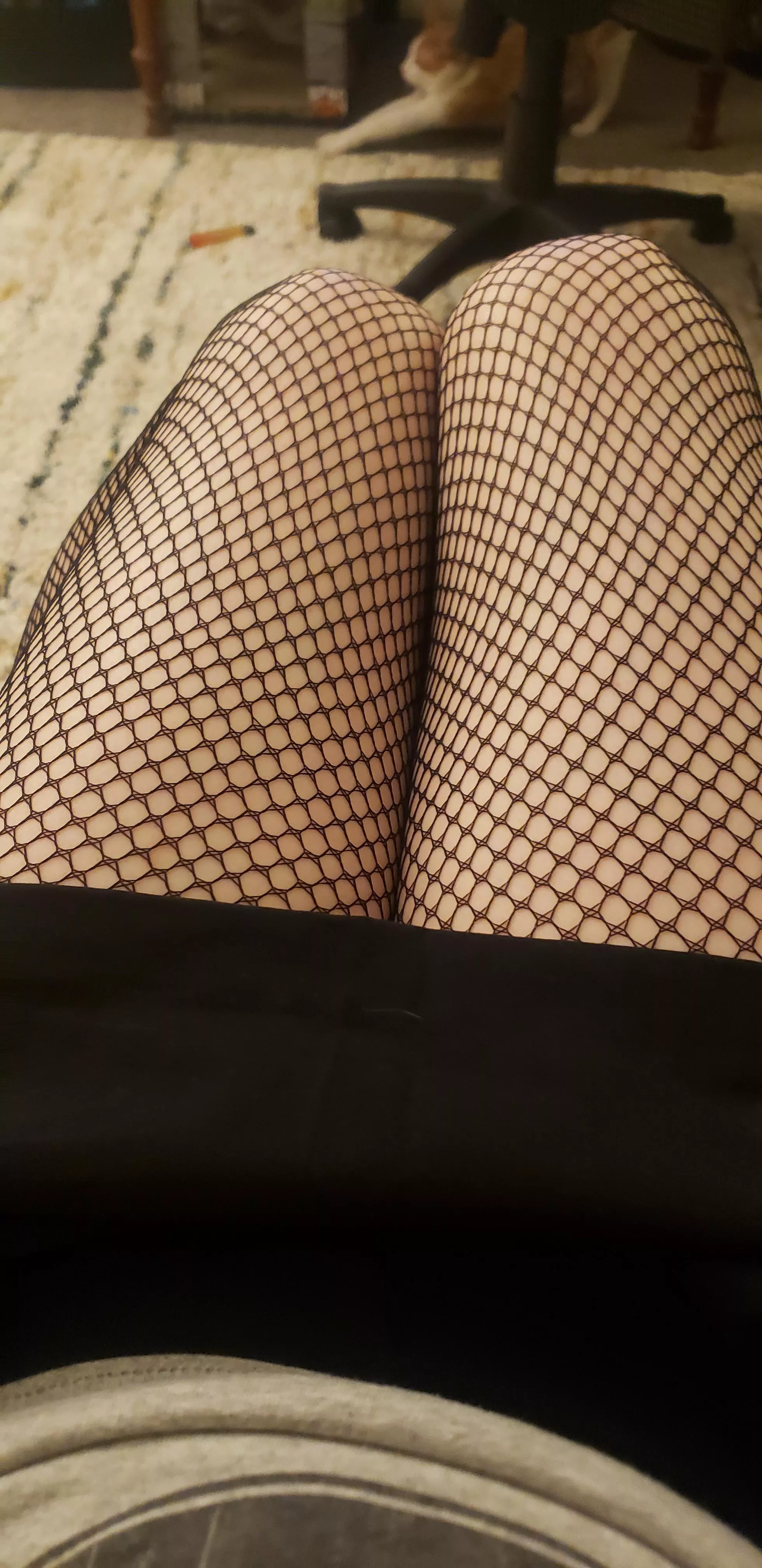 There's a surprise under my skirt. Wanna see? â˜ºï¸