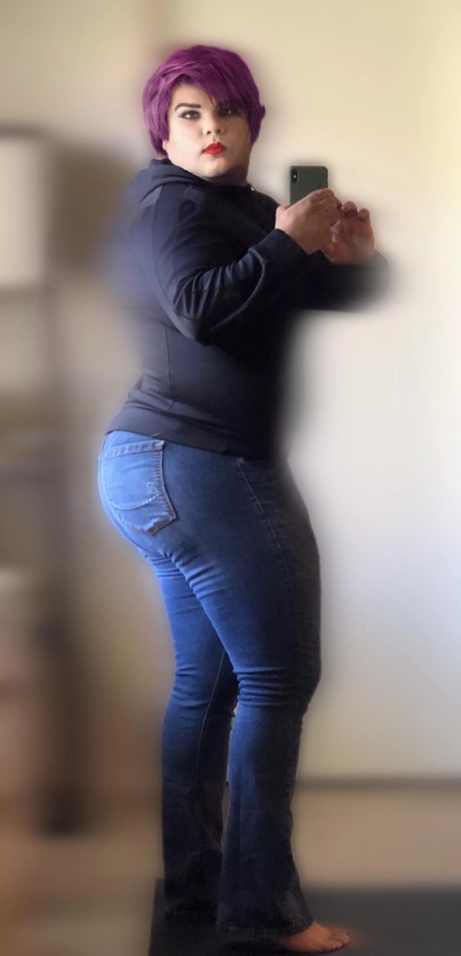 Thick emo girl in very tight jeans