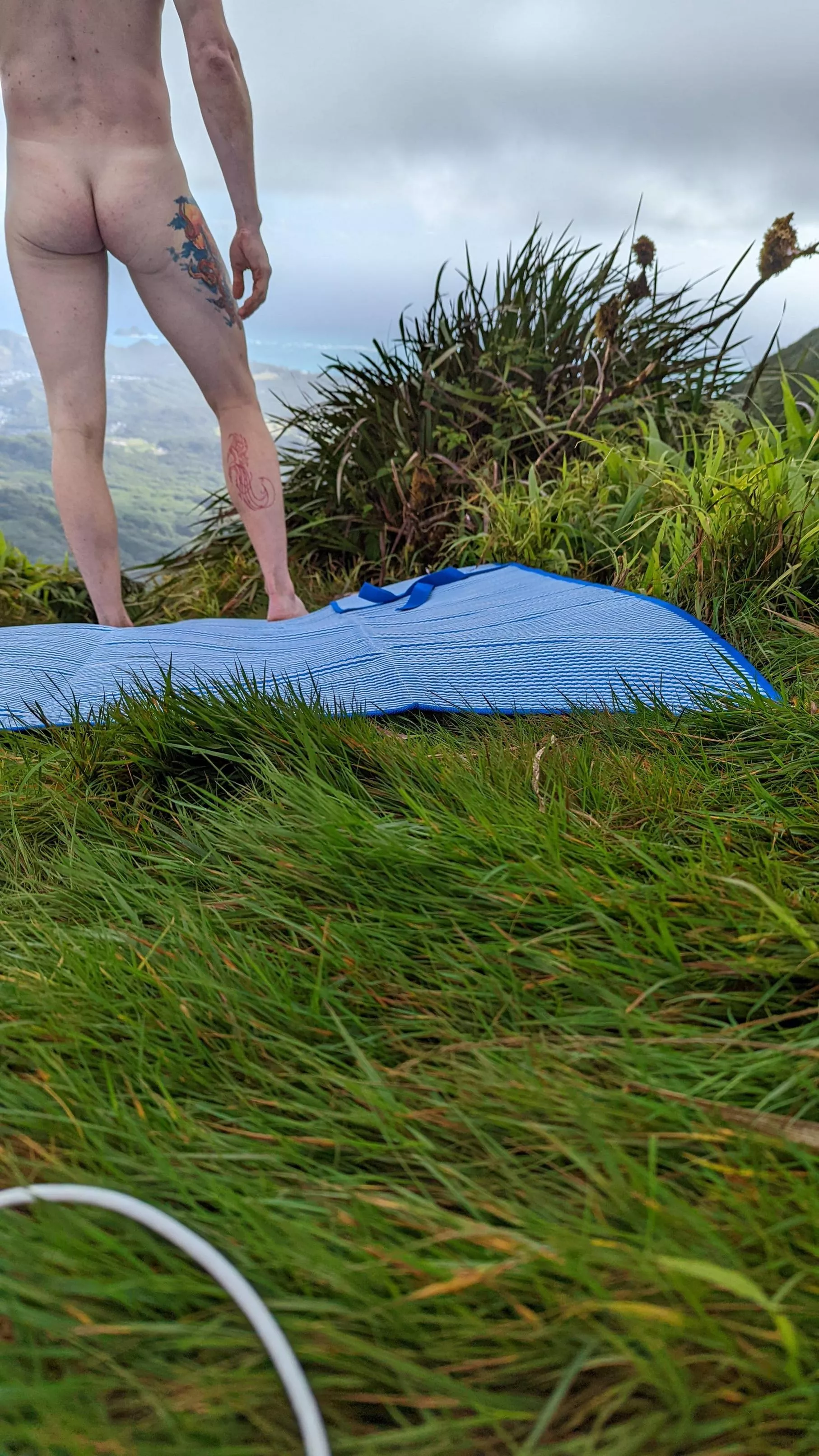 Thick vegetation required clothes on the way up, but I was able to relax at the summit.