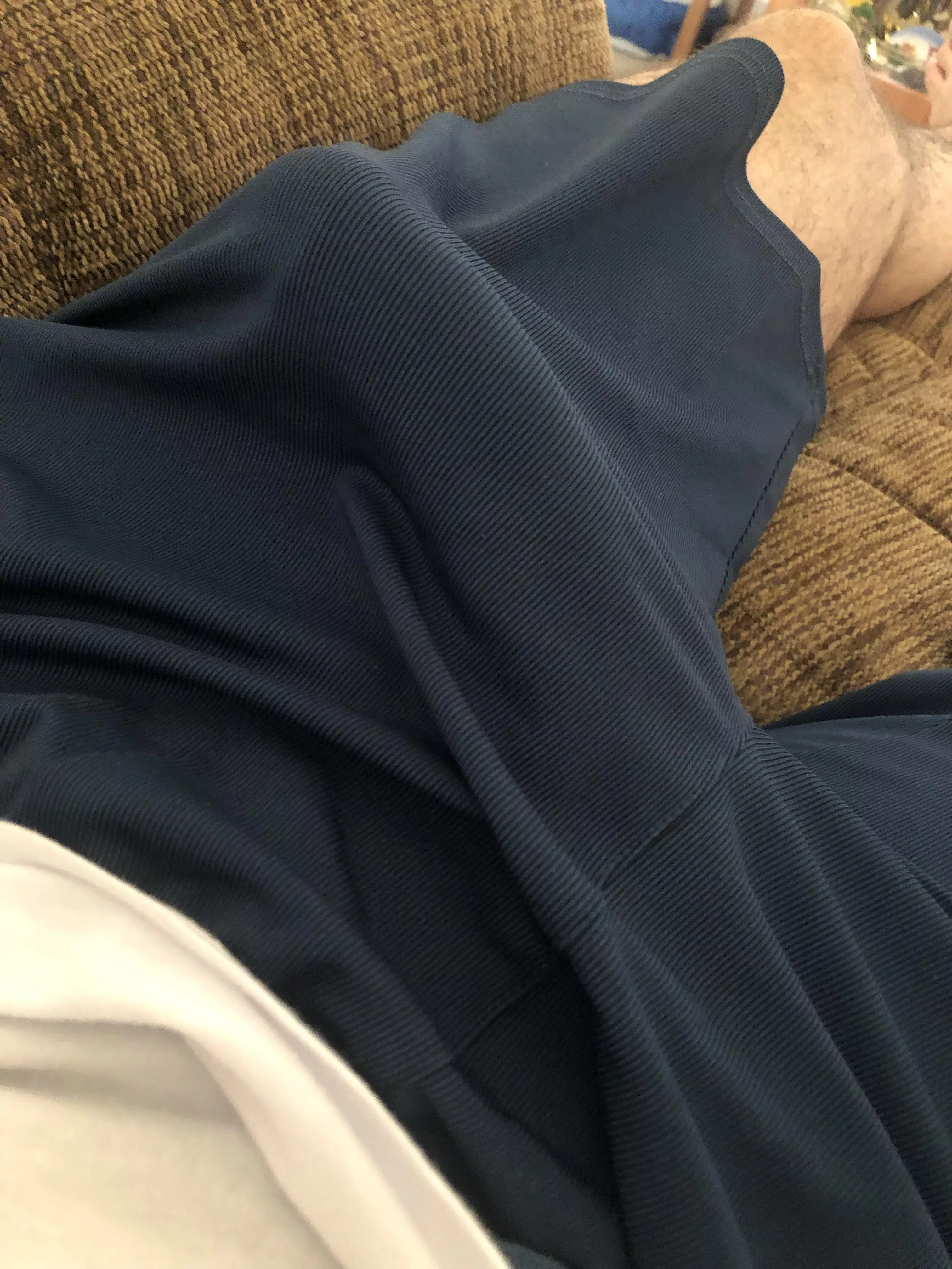 Thick veiny Arab dick under there, DM me