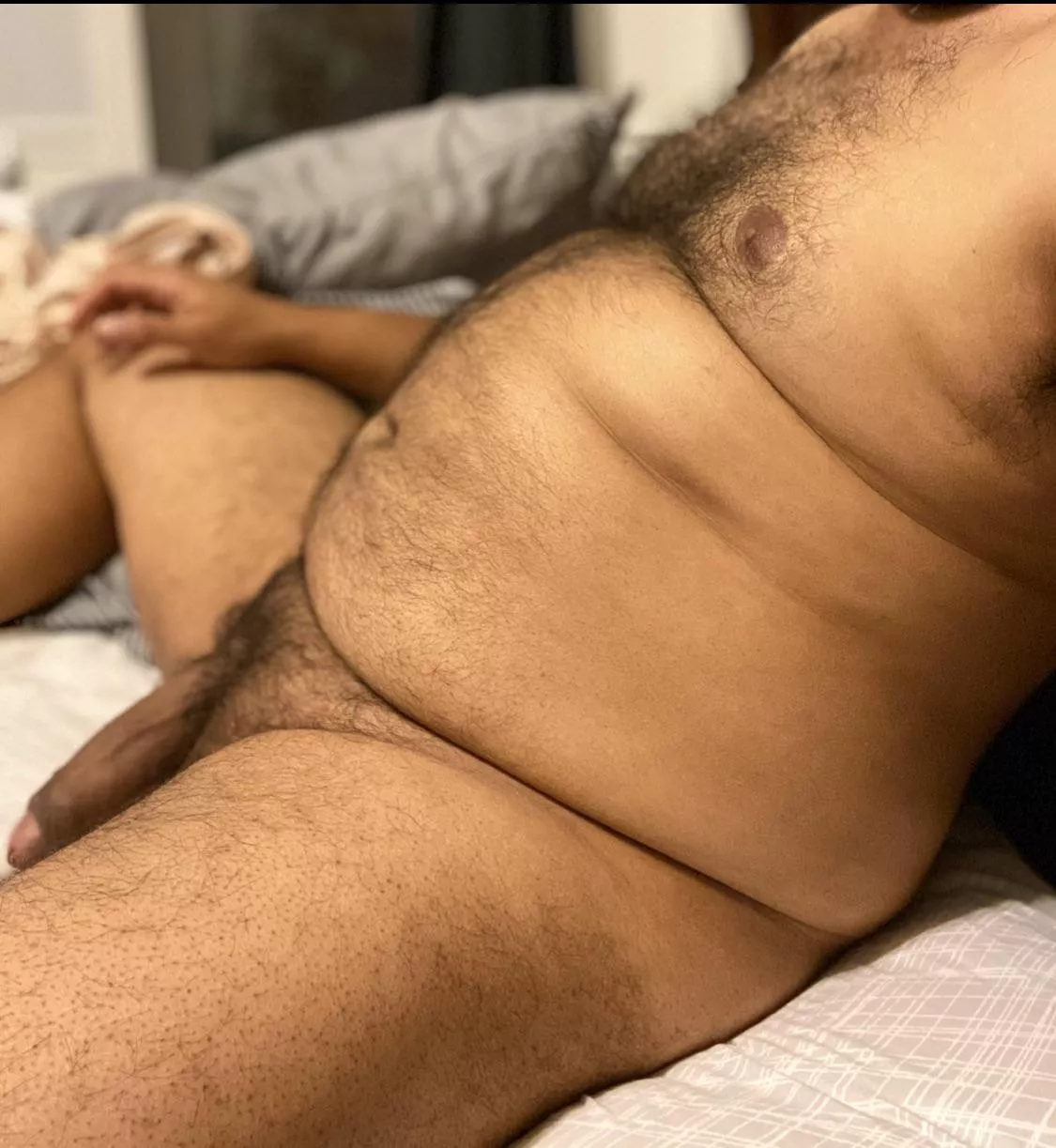 This Dominican Dadbod needs some attention. [M 40]