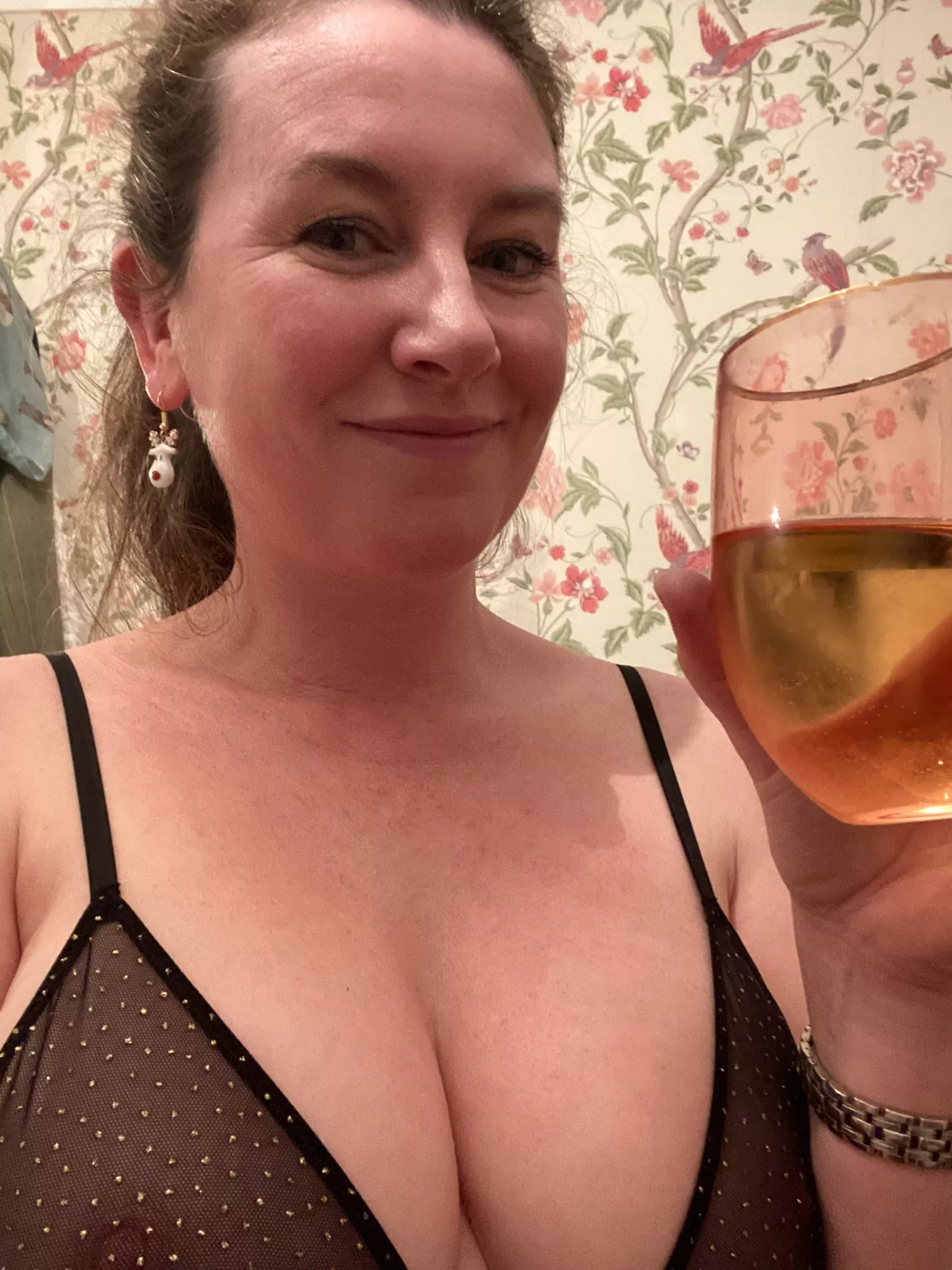 This Single Mommy would love to go on a real date, anyone interested? [37 MILF]