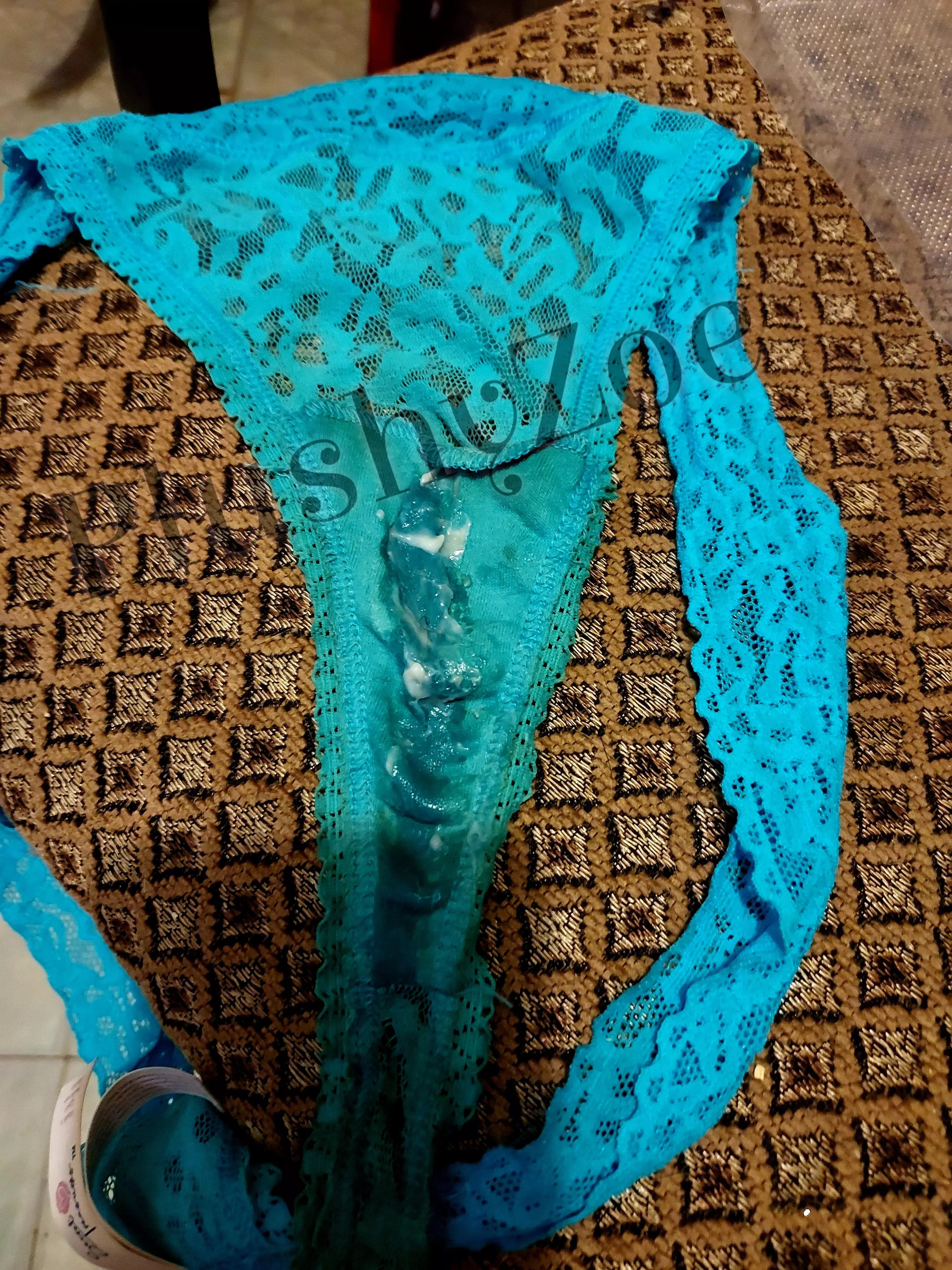 This thongs gusdet is covered in my cum 🤪