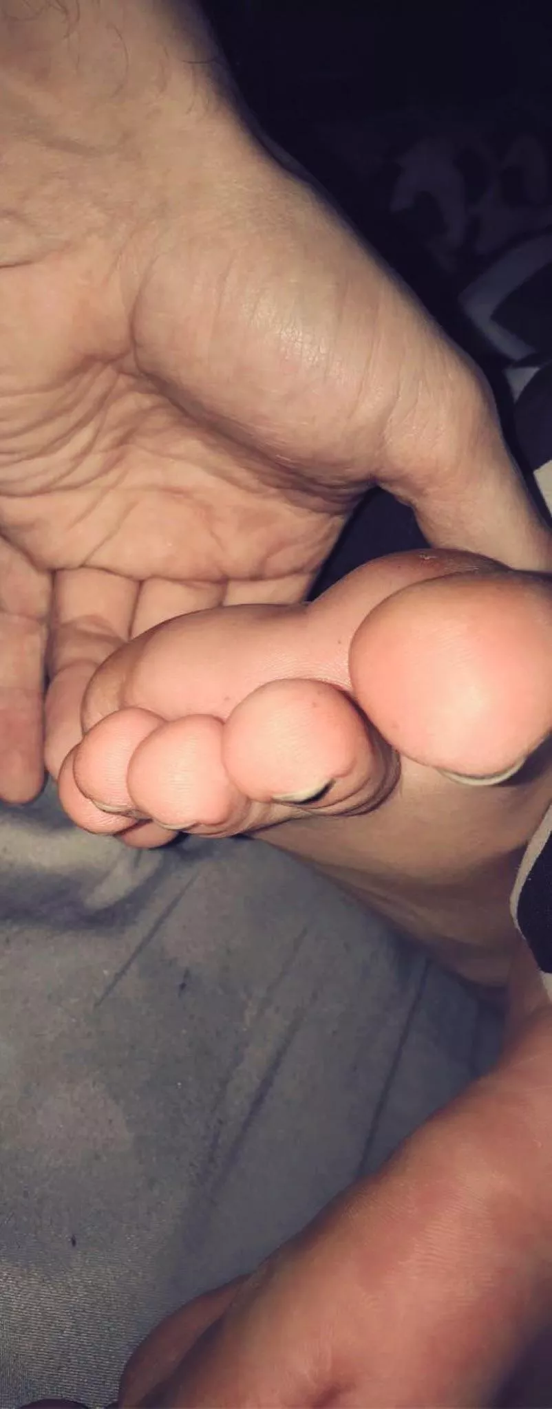 Those beautiful soft toes mesmerize me