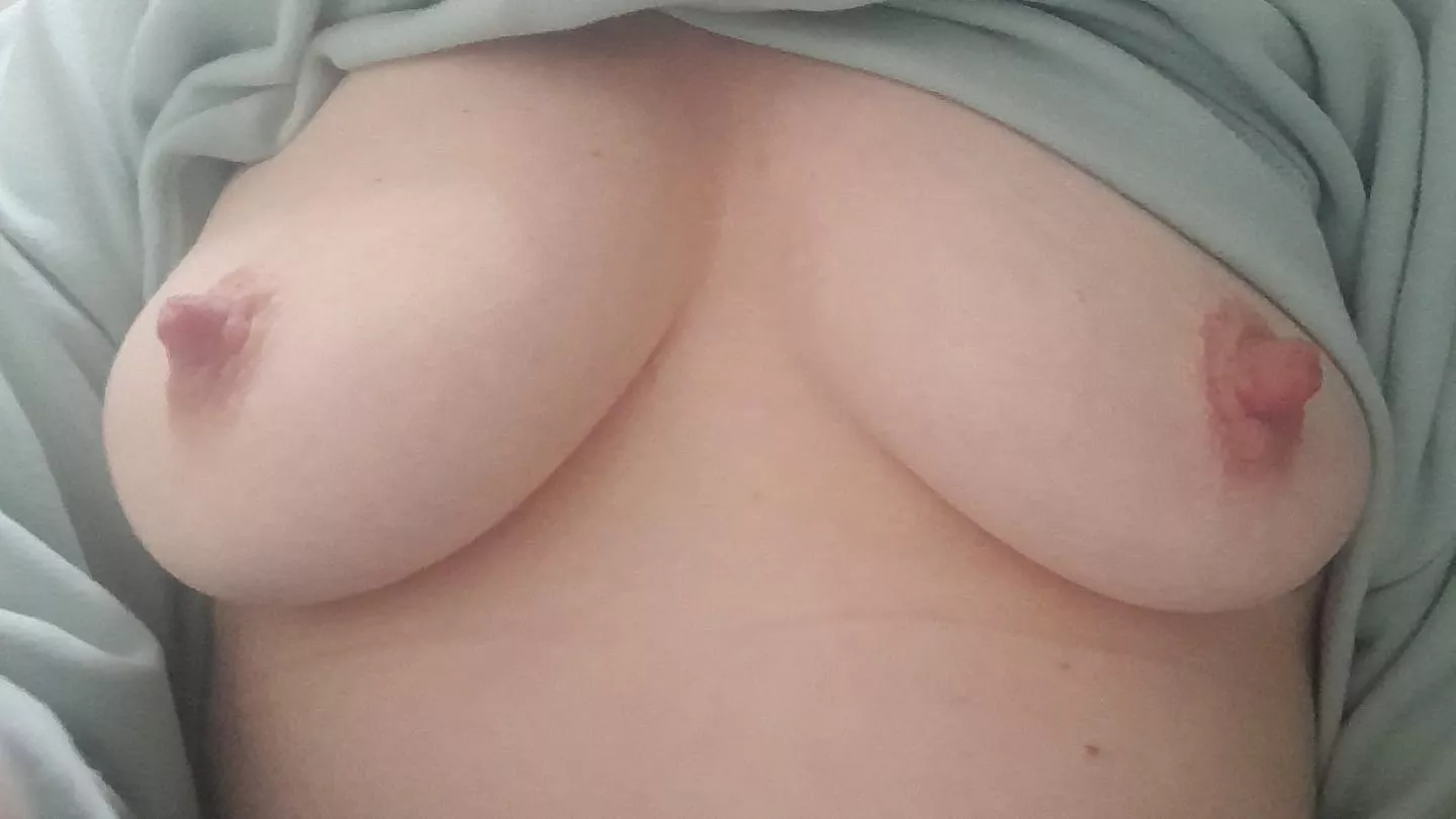 Thursday boobs