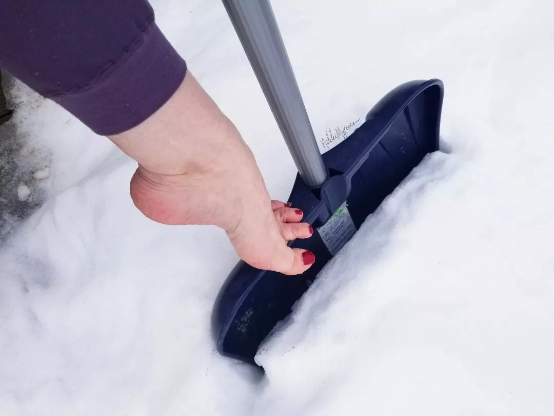 Time to shovel again... would you massage my feet afterward?