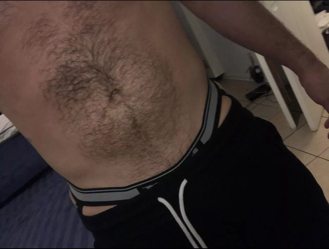 Top in a jock hmu for trades..love to compare to other tops kik: Richy03