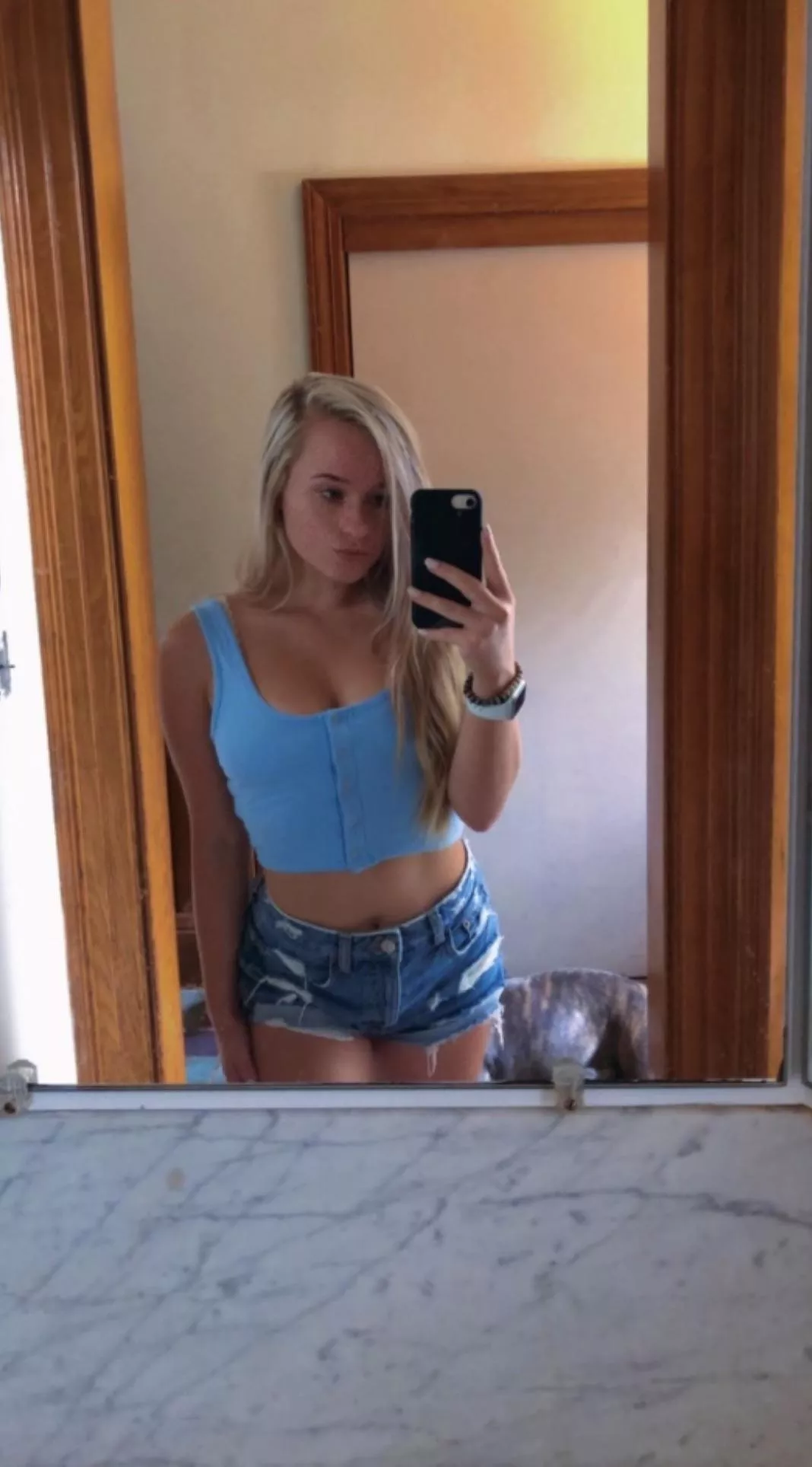 Tradingggg gf pls upvote n kik Juliaaababyxx