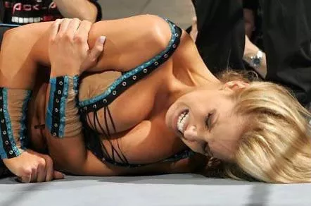 Trish Stratus cleavage