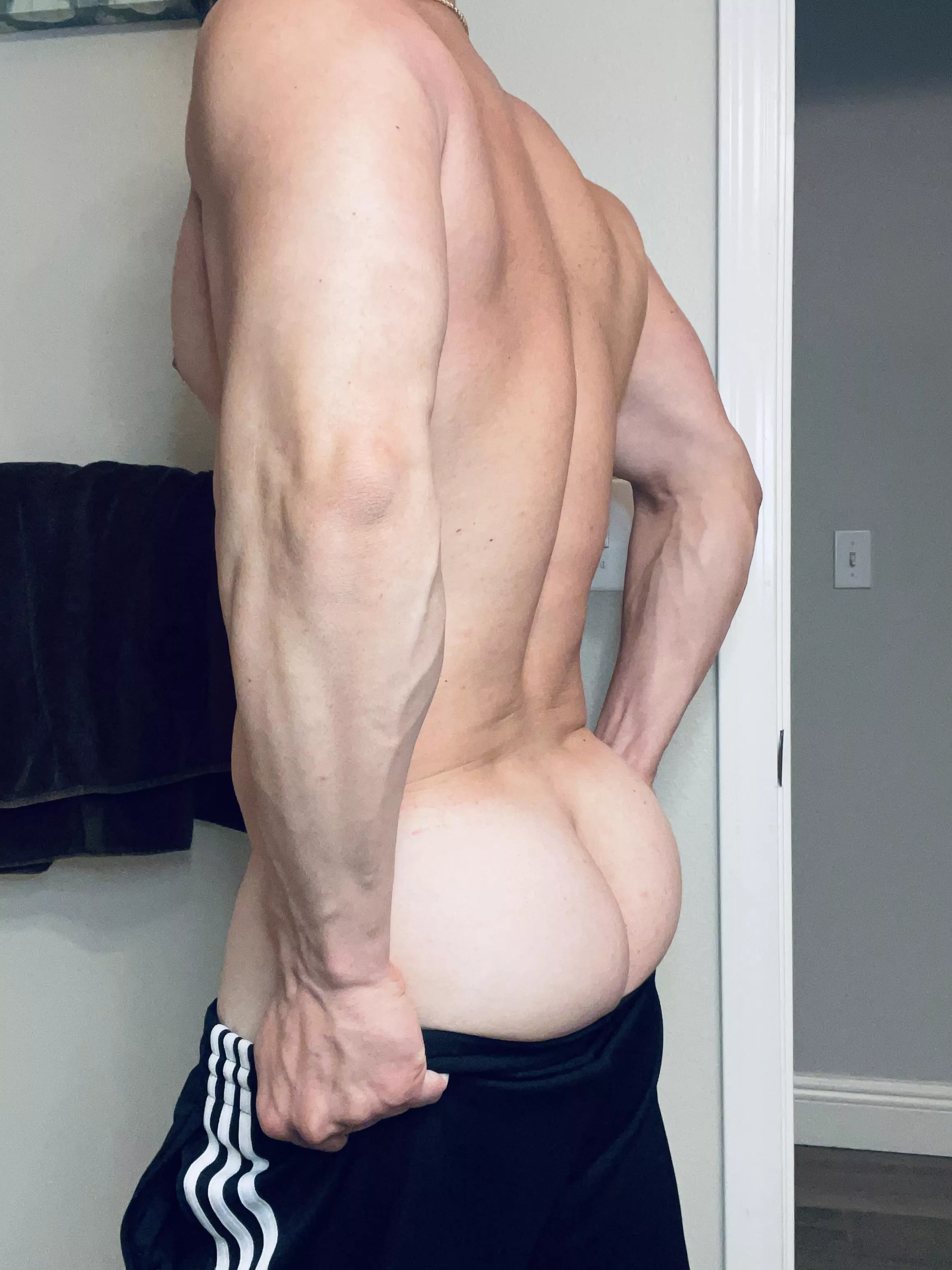 Trying to pull them up a little, but my butt is feelin a little fat today