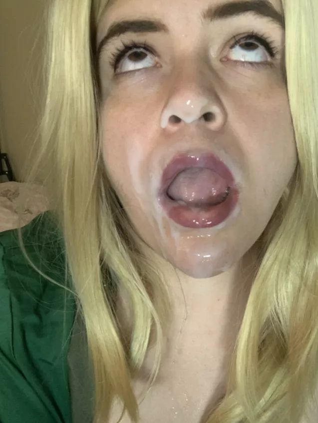 Tsnuade's such a cum slut