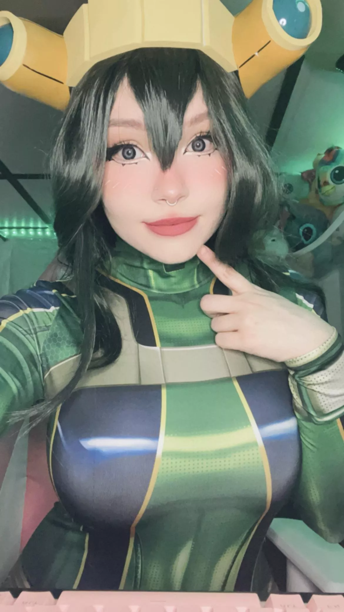 Tsuyu Asui by Nivnixxi