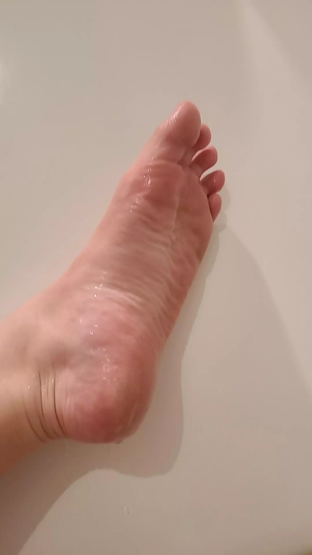 ur fucking disgusting for even looking at feet