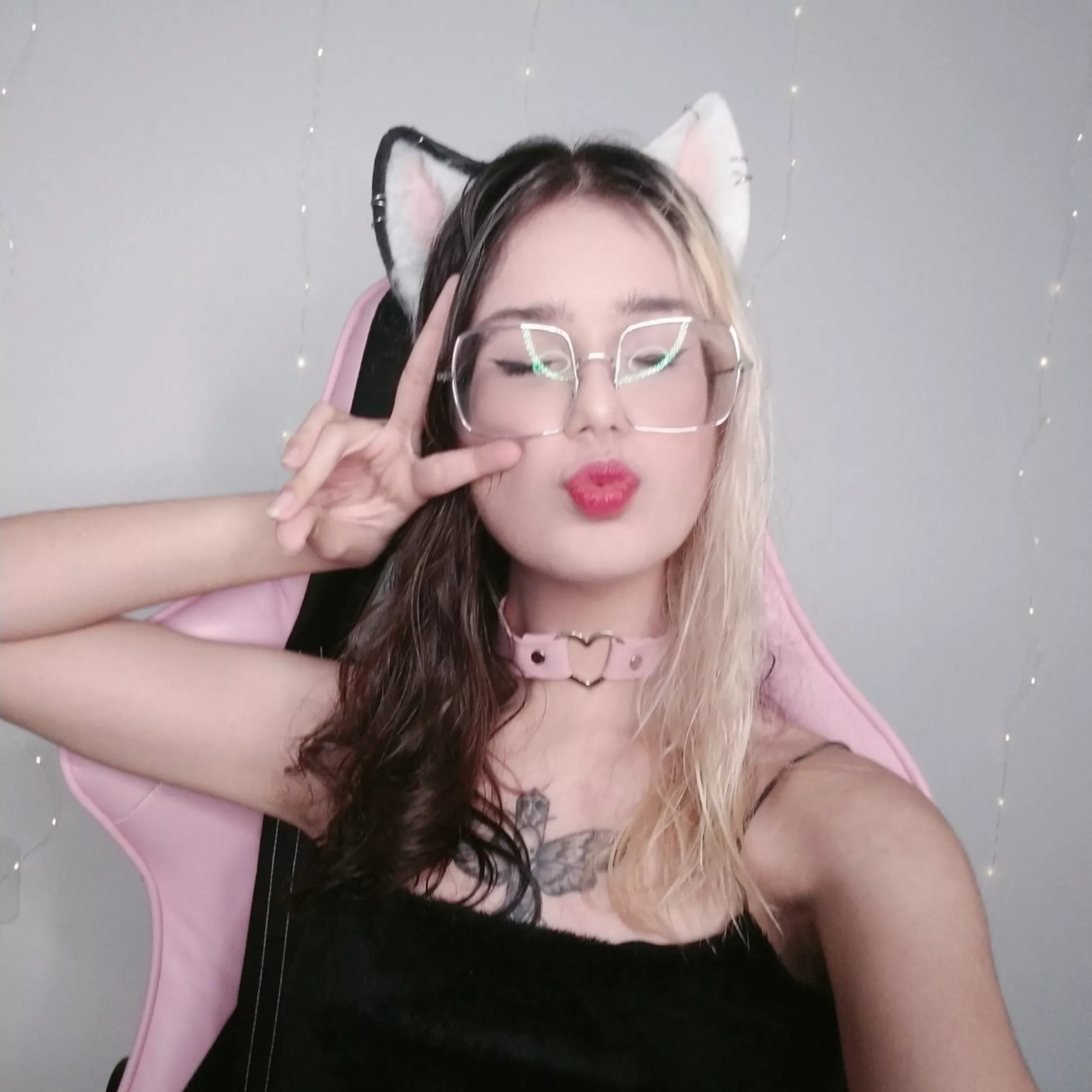 Ur local cat girl reporting for duty 💗