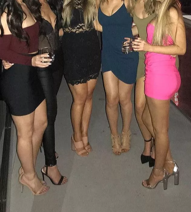 Vegas pic with some friends..I'm in the pink!