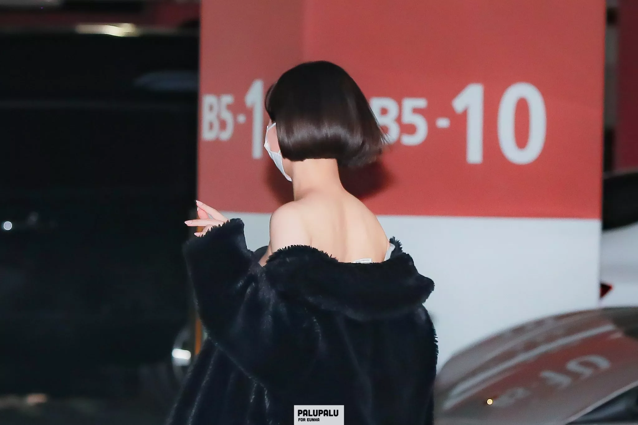 Viviz Eunha's sexy back!