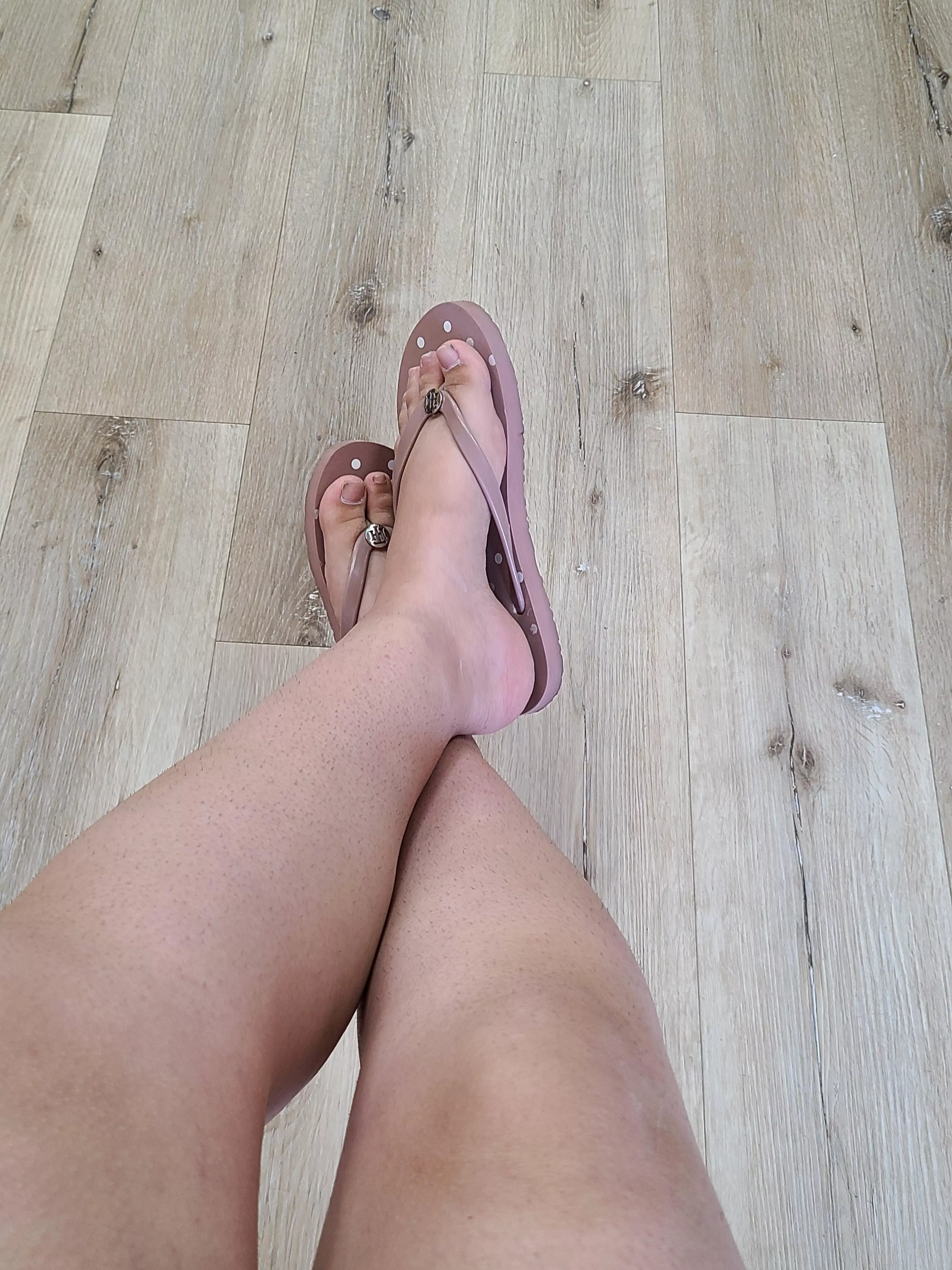 waiting for my pedi ðŸ˜½