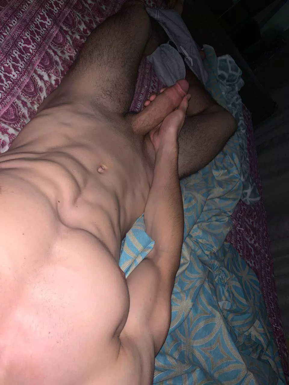 Wanna cum next to me?😏