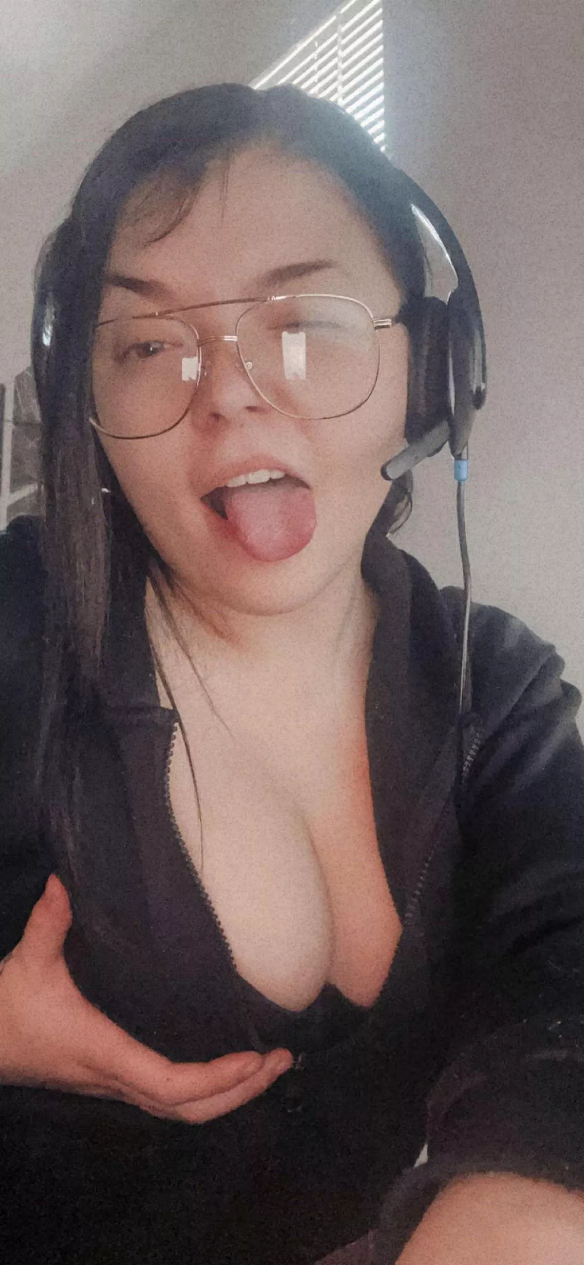 Wanna cum on my tits while I watch twitch streams?