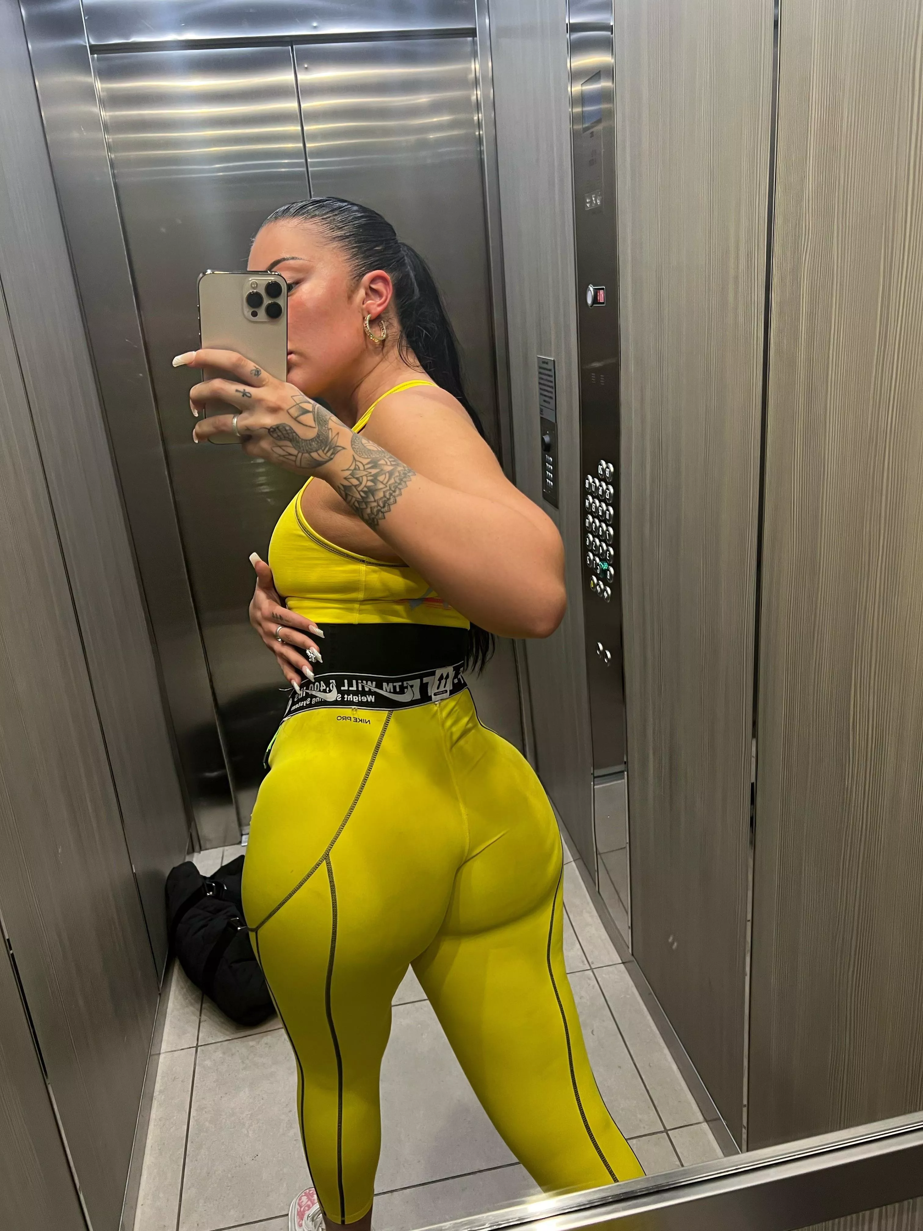 Wanna eat my ass after my workout?