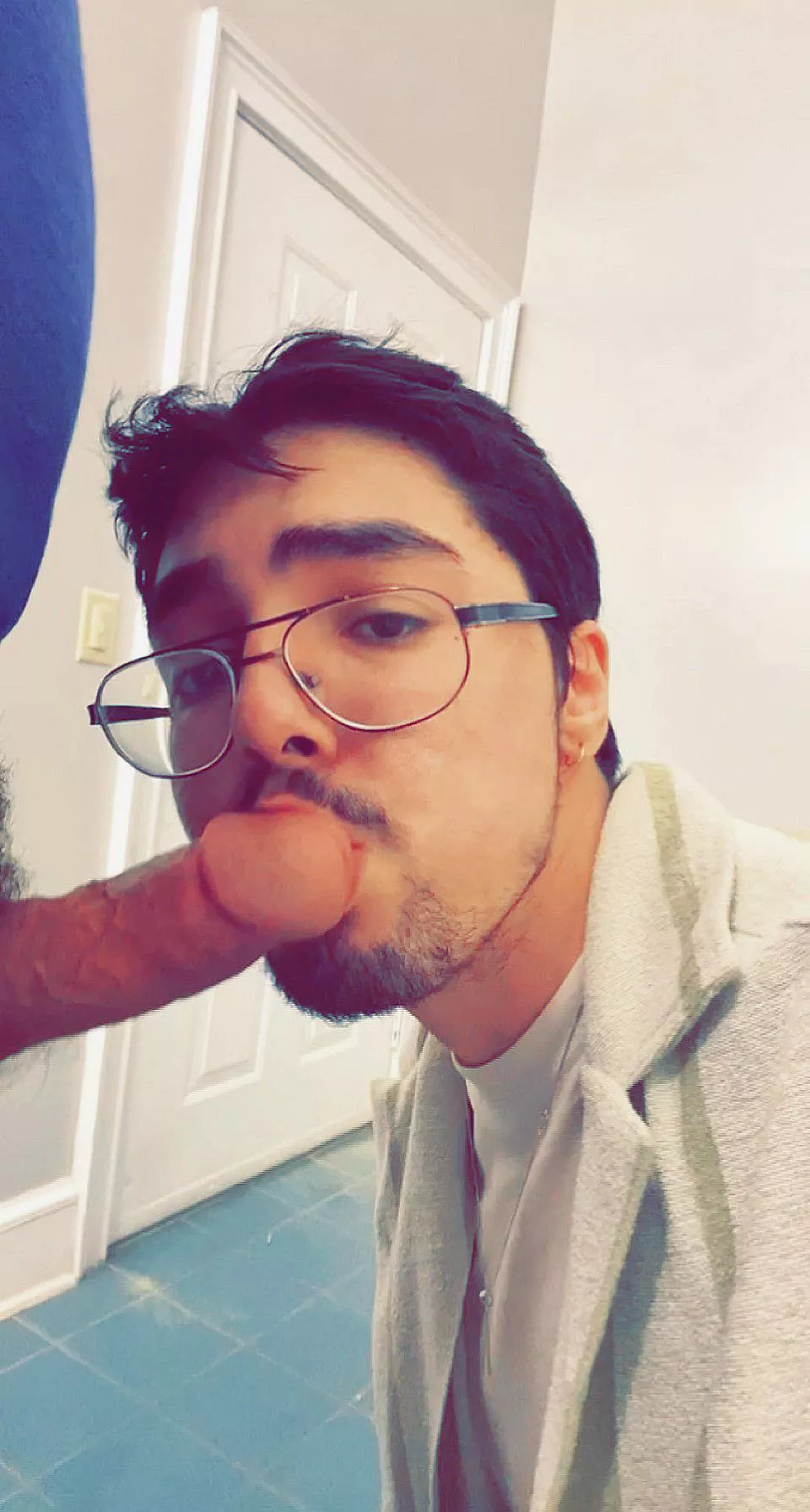 Wanna game while i kiss ur cock?