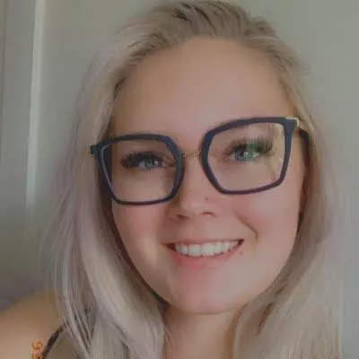 want her to suck me wearing those glasses