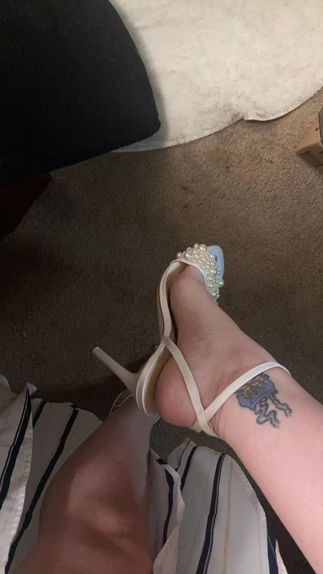 Want some feet to worship? Let me know. 💞😘🍪 [fetish]